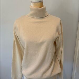 The Row Ivory Cream 100% Cashmere Turtleneck Sweater, Sz XS